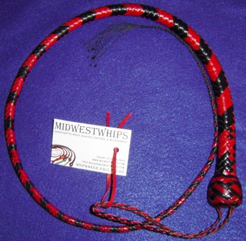 4ft Red and Black 12 plait Signal whip with Box pattern knot 1.jpg